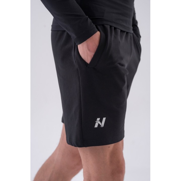 Relaxed-fit shorts with side pockets